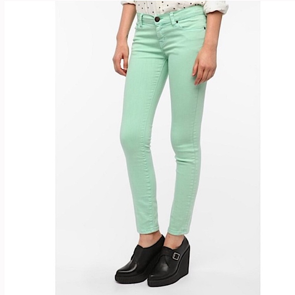 BDG high rise cigarette seafoam green skinny jeans size 25 like new